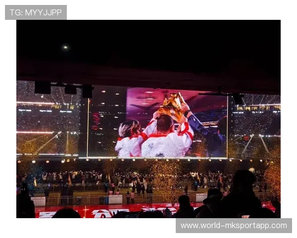 鸟巢爆满像在开奥运，KPL现场太夸张，鸟巢全场喊faker