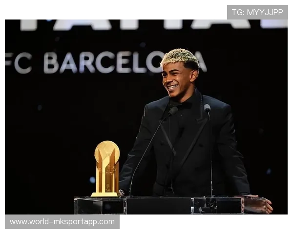 登贝莱成为金球奖得主,迈入梅西后辉煌时代,球星登贝莱 登贝莱成为金球奖得主,迈入梅西后辉煌时代,球星登贝莱