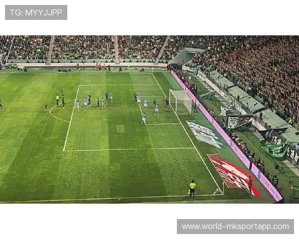 古加中场调度传球穿透北京国安防线 古加中场调度传球穿透北京国安防线